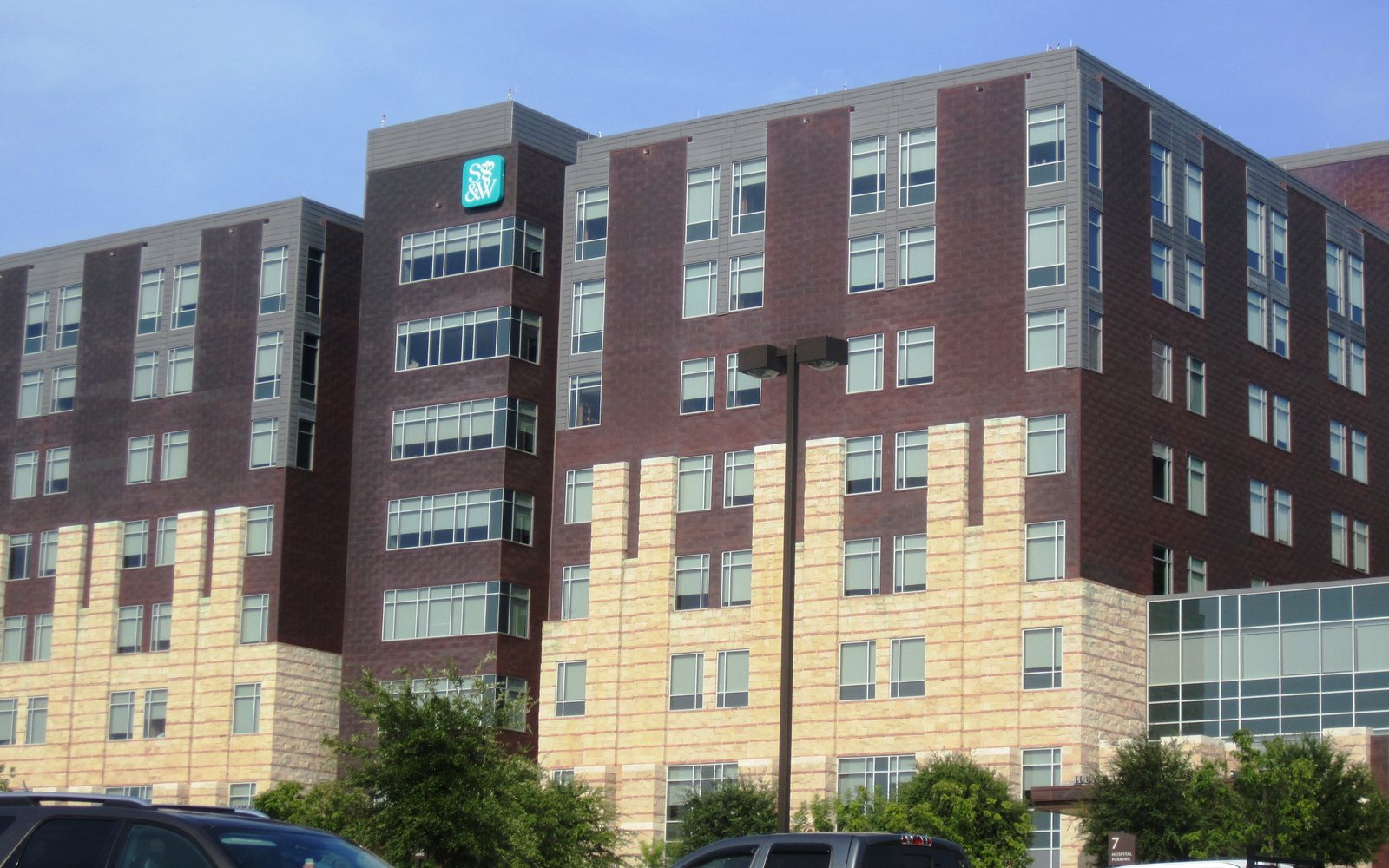 A large hospital building in Temple