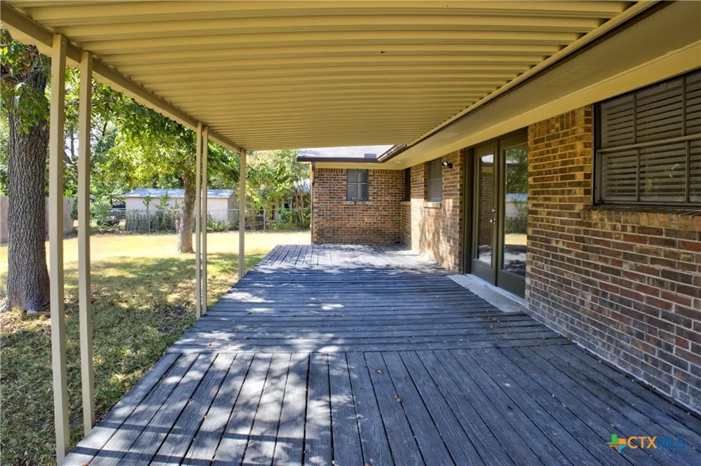3401 Meadow Oaks Drive, photo 8 of 10